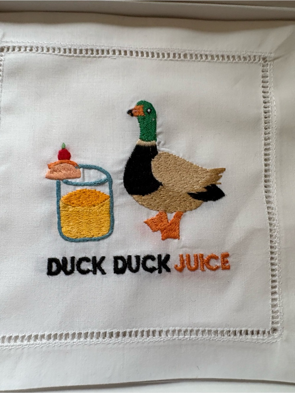 August/Morgan Cocktail embroidered napkins - Picture 3 of 6